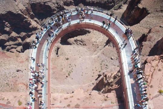 20 W Rim Adv Skywalk From Above
