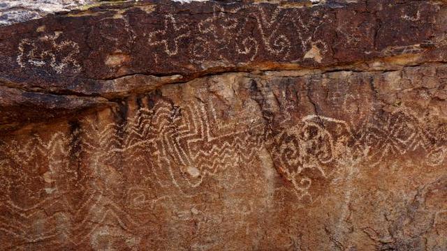 Phoenix Hiking Petroglyphs 2