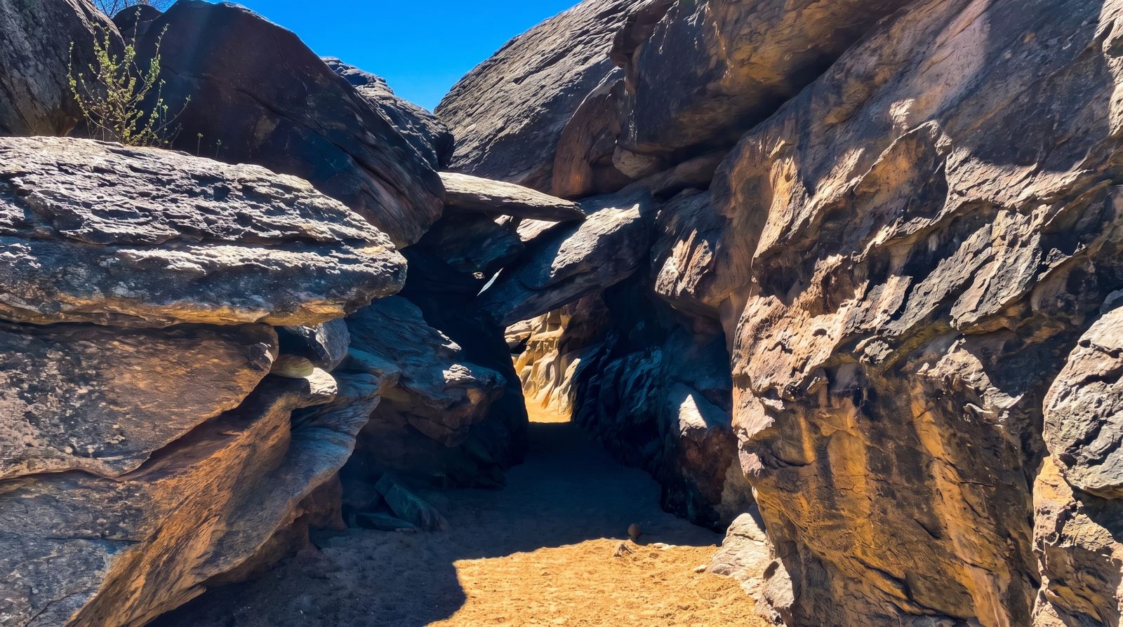 Squeezing Through South Mountain: The Ultimate Guide to Hidden Valley & Fat Man's Pass