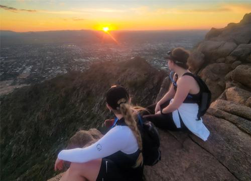 Guided Camelback Mountain Summit Hike in Phoenix, Arizona