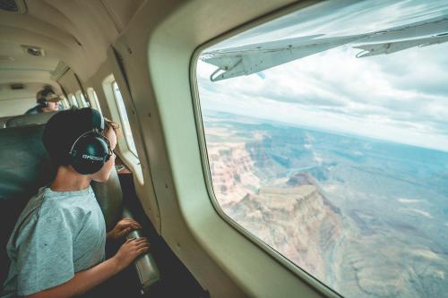 Grand Canyon Skywalk Flight & Helicopter Descent from Phoenix